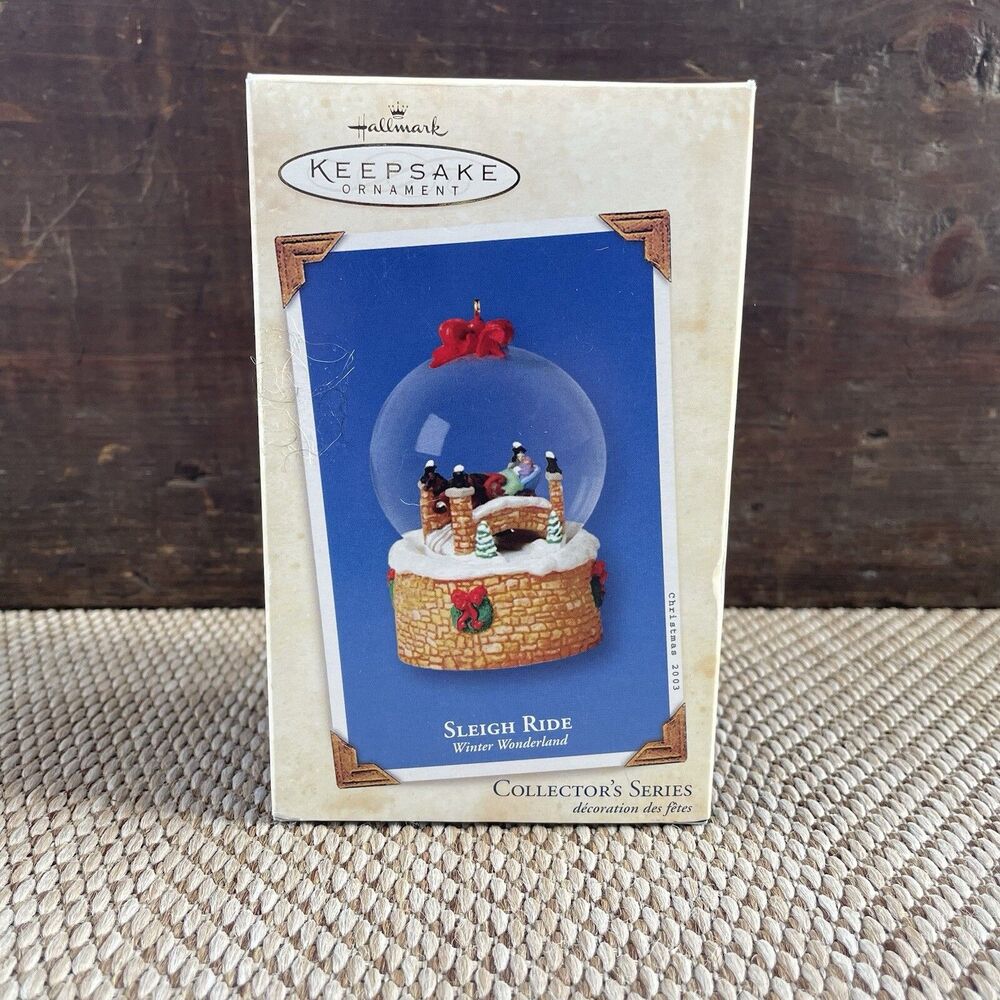 Hallmark "Sleigh Ride" Snow‎ Globe Ornament  QX8207